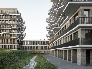 Le caractère fier et robuste de Brick R triomphe dans ce joyau architectural