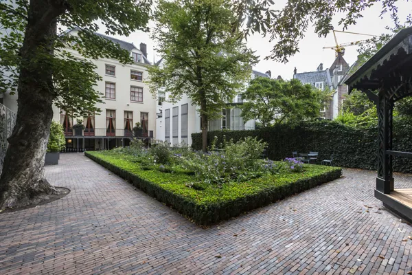 Le jardin intérieur de la Grachtenhuis à Amsterdam