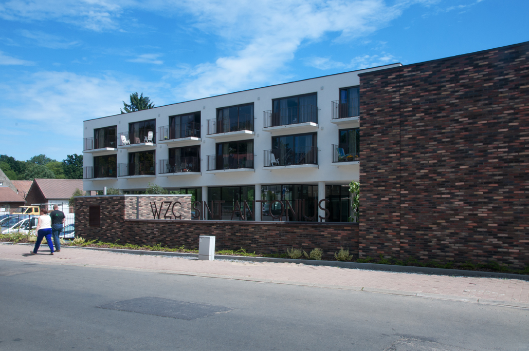 un-mélange-de-briques-hand-made-pour-exprimer-calme-et-vitalité