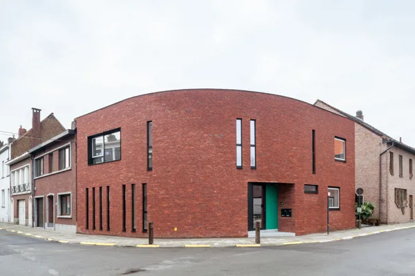 Deux appartement construit avec la 'Brick K' revitalisent le quartier