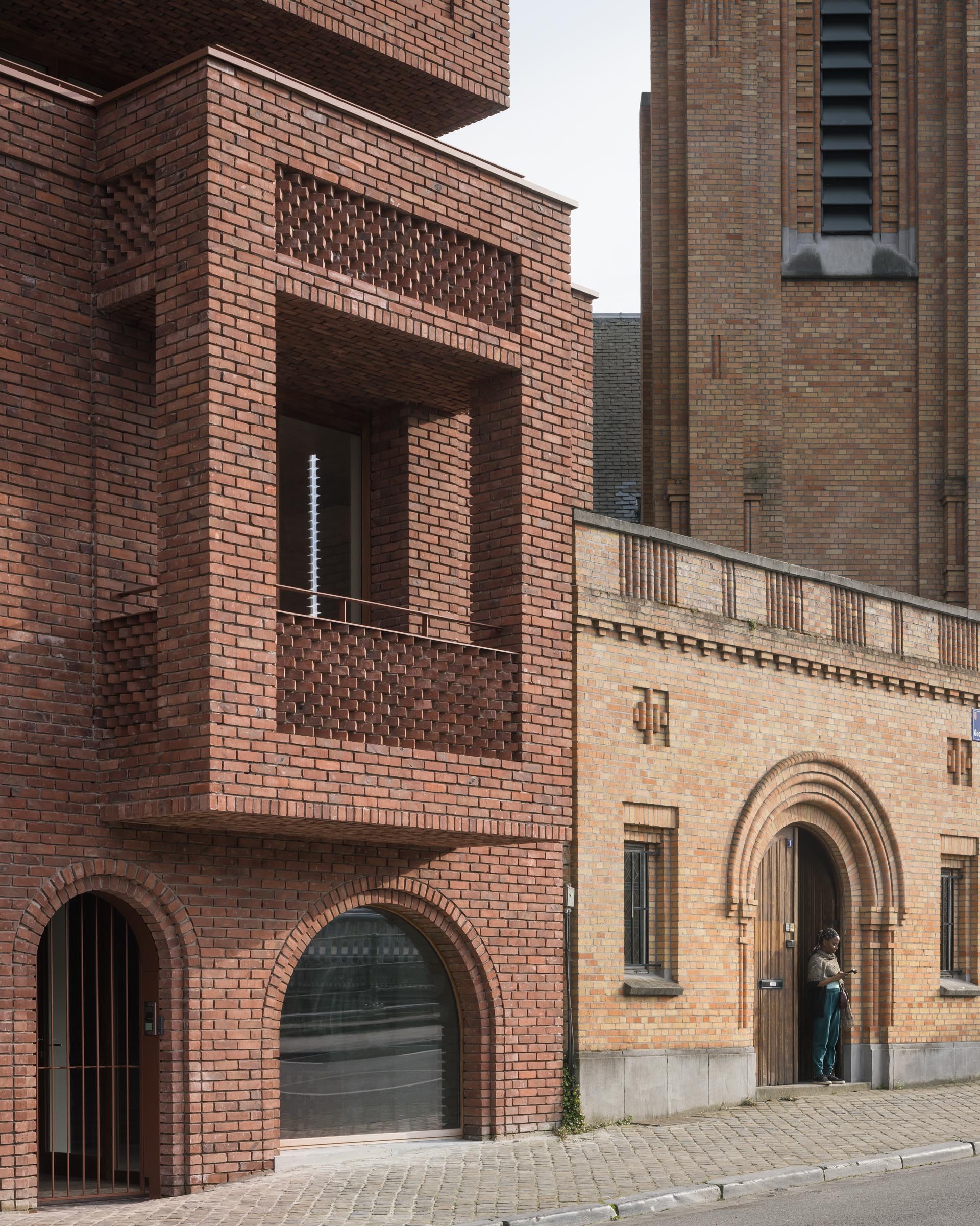 Une façade atypique inspirée de l’architecture néo-classique environnante