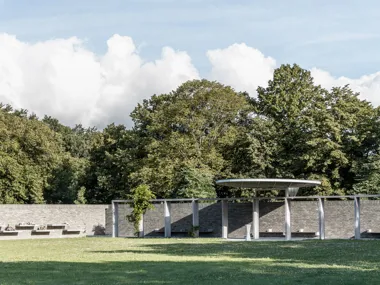 La brique sEptEm se marie avec le béton pour l’aménagement d'un nouvel espace à destination des cendres des défunts